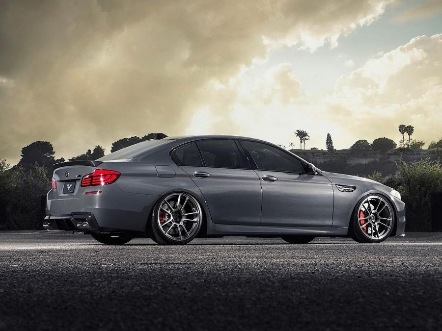  BMW M5 by Vorsteiner 2013 года  (фото 11 из 11)